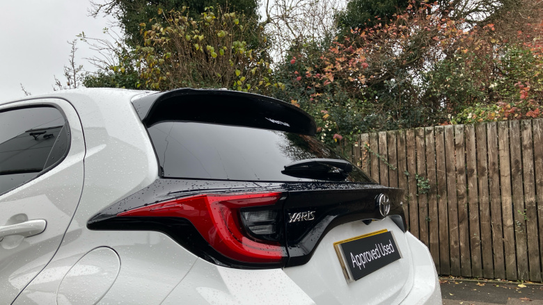 Toyota Yaris 1.5 Hybrid Design 5dr CVT Hybrid Hatchback